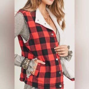 Risen Buffalo Plaid Sherpa Lined Vest Size Small Red Black Flannel Western